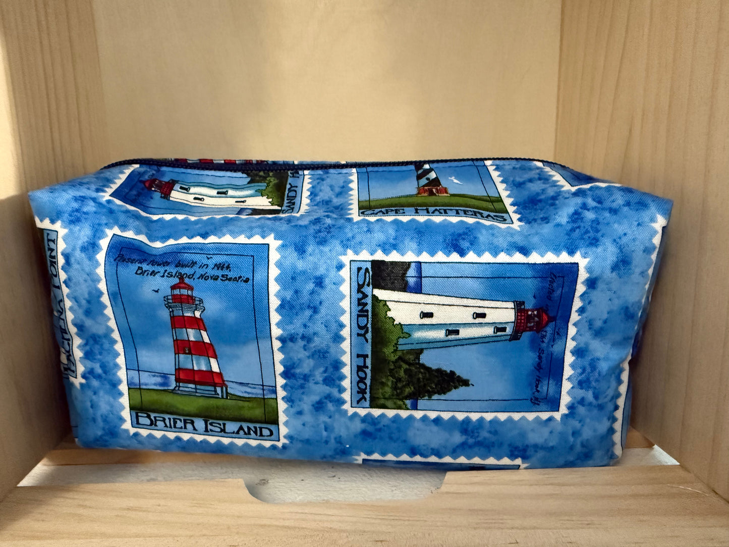 Medium sized travel cosmetic bag - Blue lighthouse