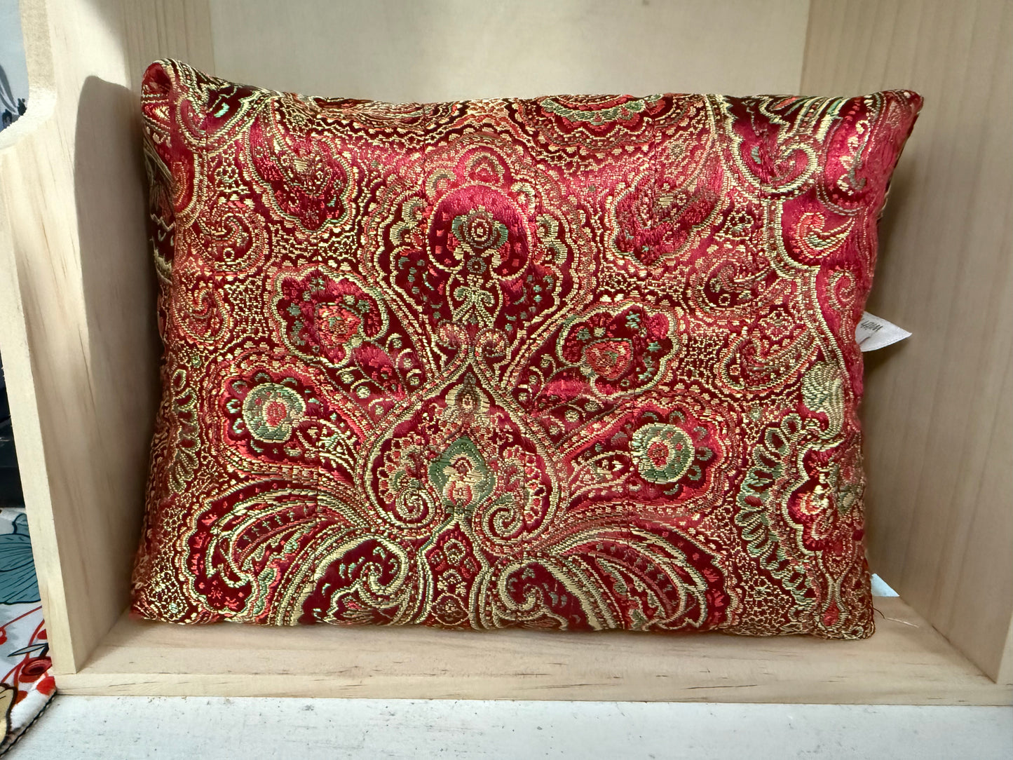 Medium sized travel cosmetic bag - Red metallic